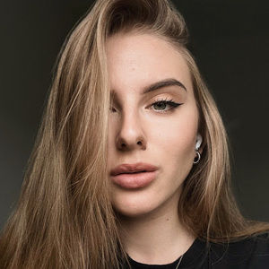 Meet your Posher, Nika